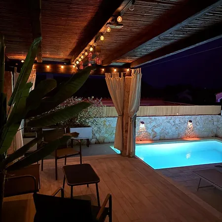Ambra Villa